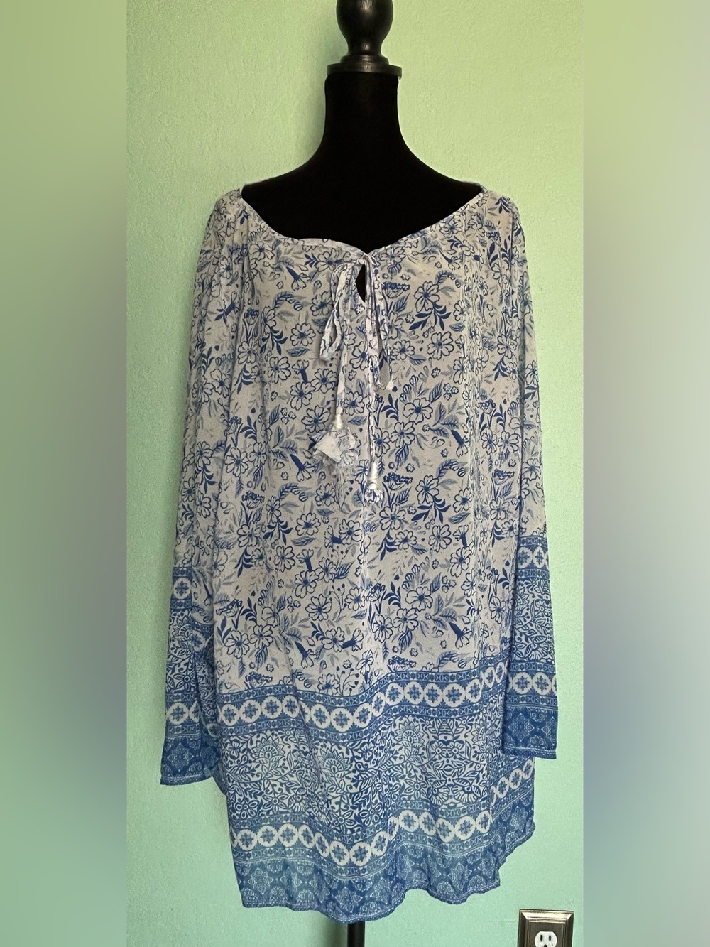 eshakti Blue and White Floral Peasant Top